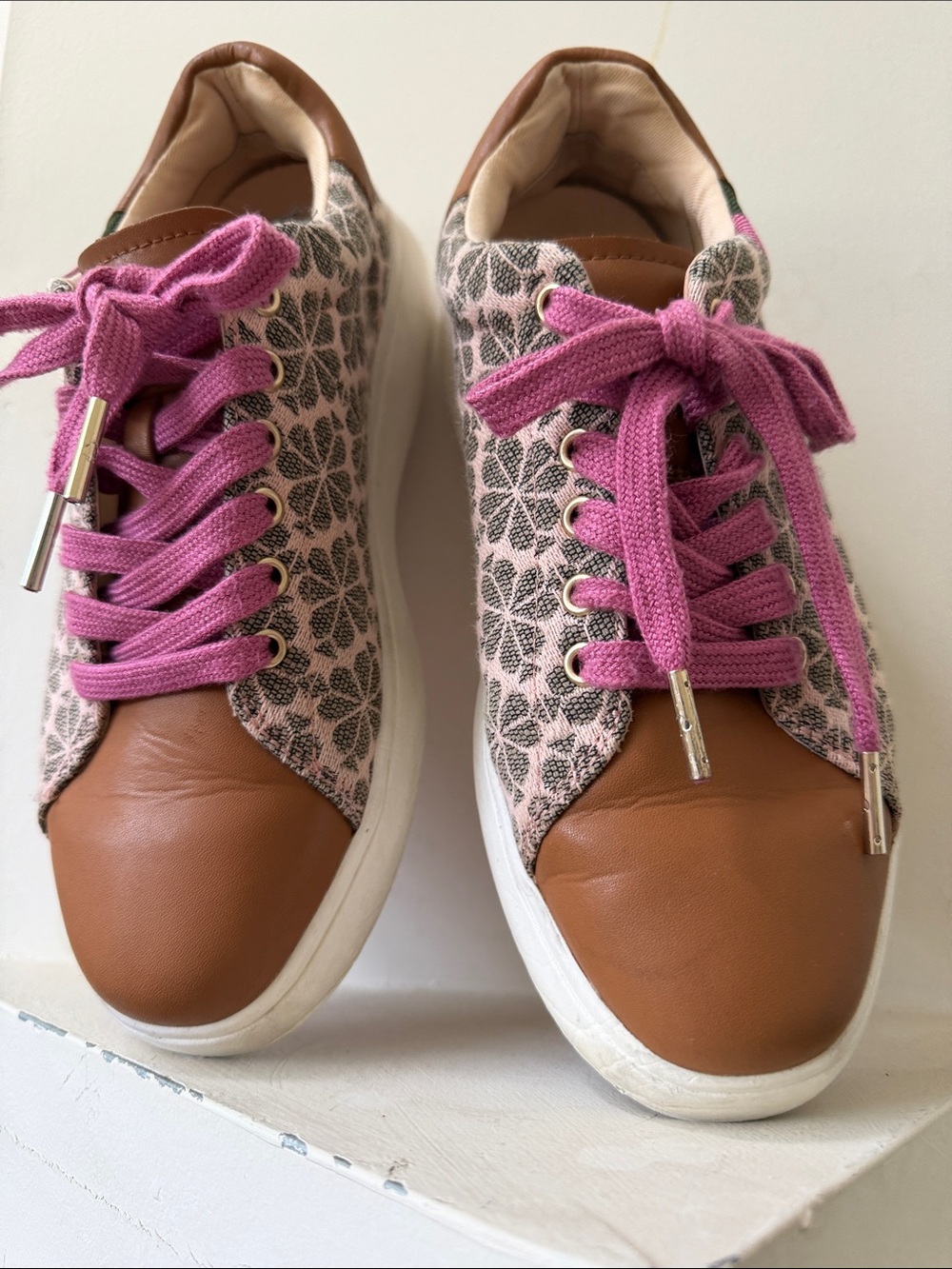 Kate Spade Flower Jacquard Keswick Sneakers SZ 7.5